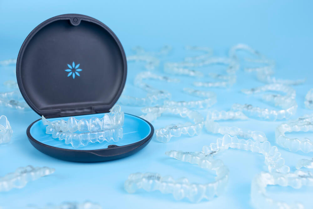 cara membersihkan invisalign